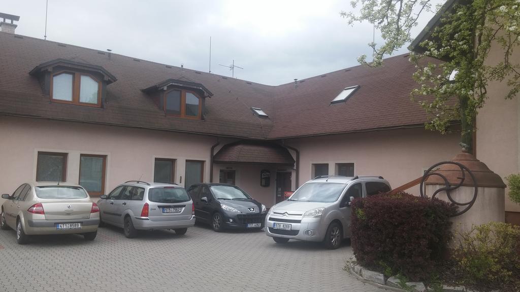 Pension & Restaurant Silma With Wellness Rychvald Exterior photo