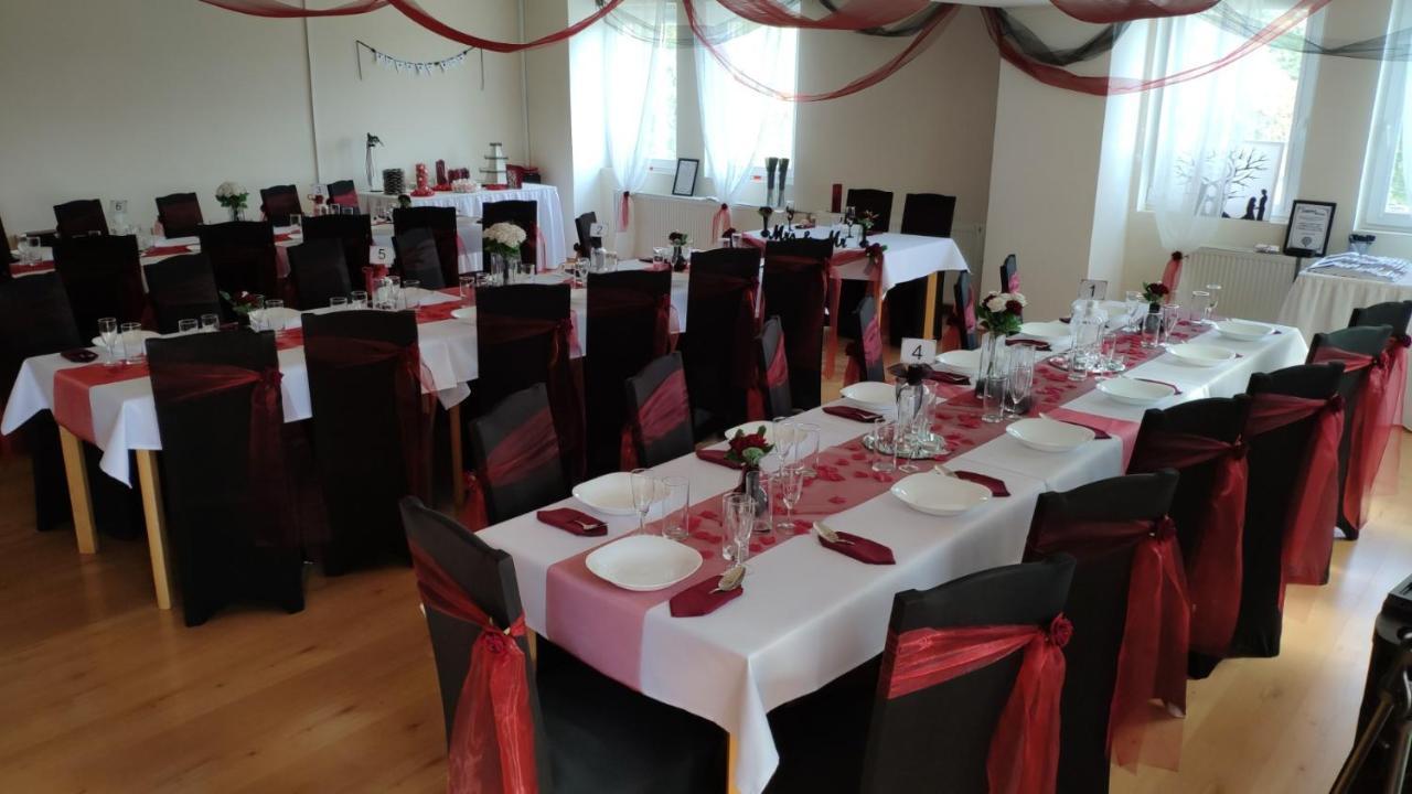 Pension & Restaurant Silma With Wellness Rychvald Exterior photo